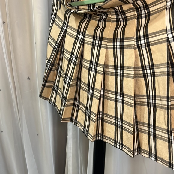 Pleated Skirt - Picture 4 of 4